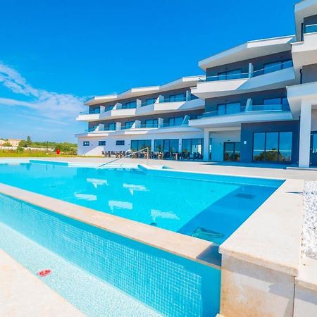 Hotel Delfin Lanterna Tar-Vabriga 外观 照片