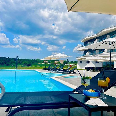 Hotel Delfin Lanterna Tar-Vabriga 外观 照片