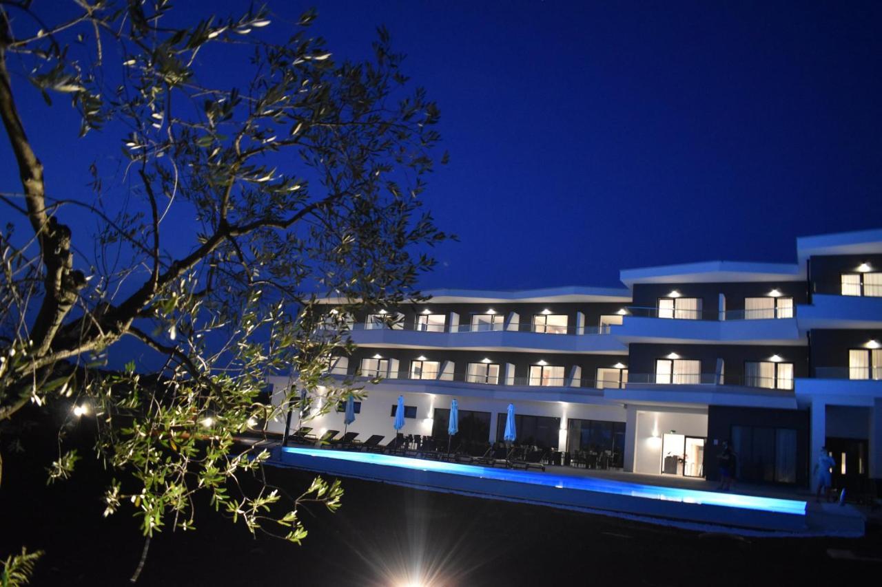 Hotel Delfin Lanterna Tar-Vabriga 外观 照片
