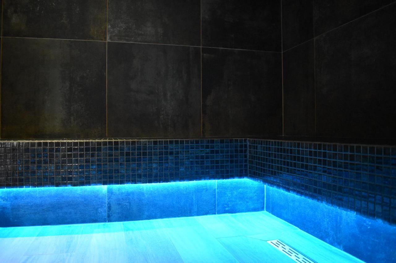 Hotel Delfin Lanterna Tar-Vabriga 外观 照片