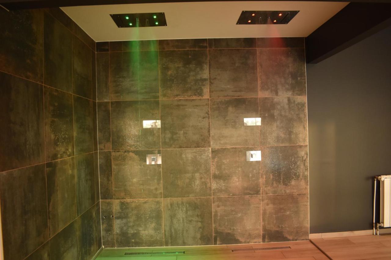 Hotel Delfin Lanterna Tar-Vabriga 外观 照片