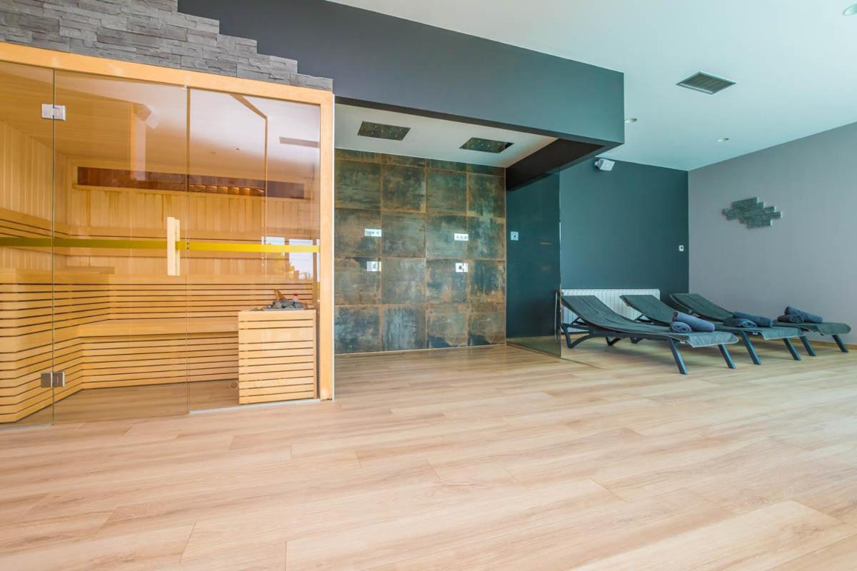 Hotel Delfin Lanterna Tar-Vabriga 外观 照片