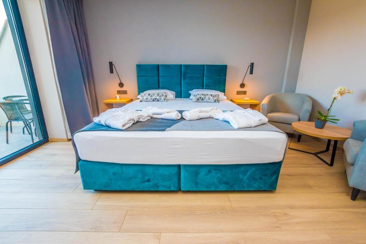Hotel Delfin Lanterna Tar-Vabriga 外观 照片