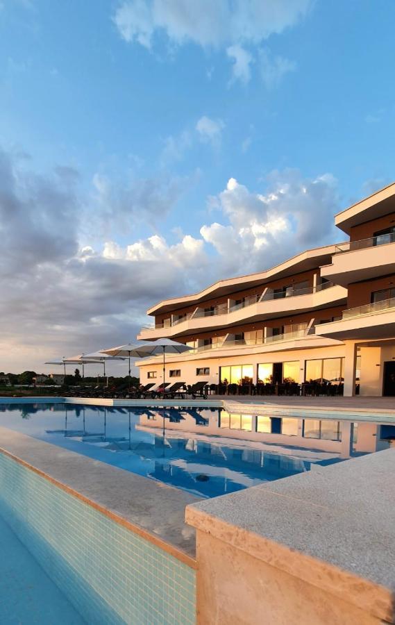 Hotel Delfin Lanterna Tar-Vabriga 外观 照片
